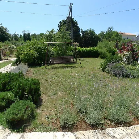 For 3 Persons In Quiet Part Of With Wi-fi, Air Conditioner And Parking * Premantura