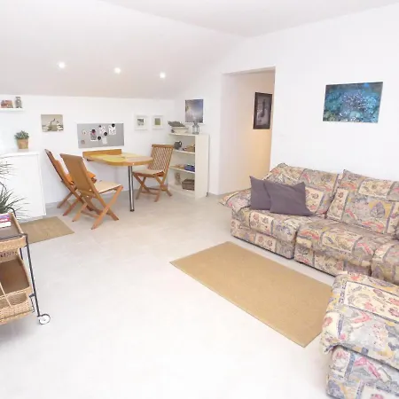 For 3 Persons In Quiet Part Of With Wi-fi, Air Conditioner And Parking *