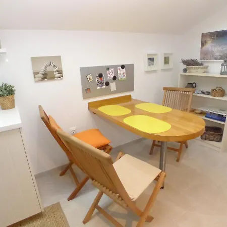 For 3 Persons In Quiet Part Of With Wi-fi, Air Conditioner And Parking * Premantura